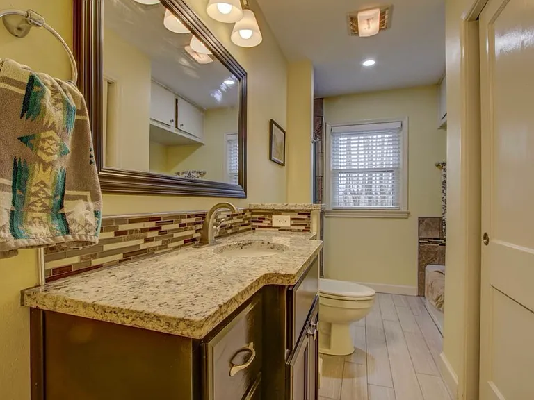 2409 S Gary Pl — Photo 7