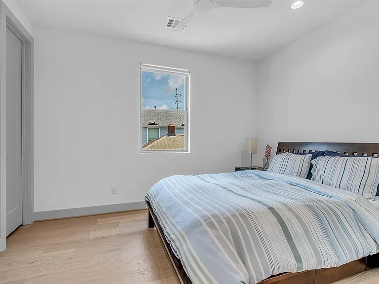 1724 Ridgewood St — Photo 25