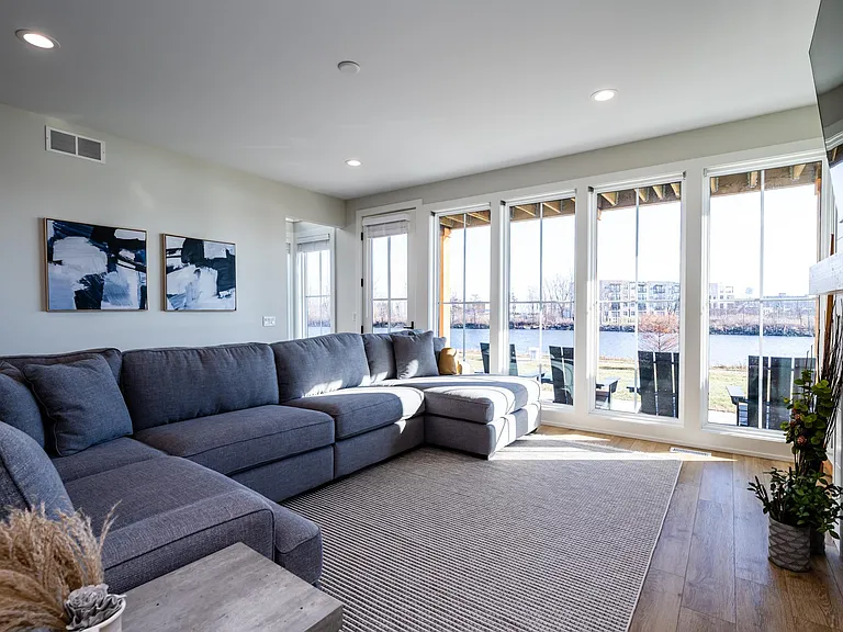 269 Waters Edge Dr — Photo 32