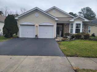 32 Northampton Rd, Galloway, NJ 08205