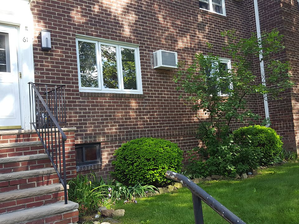 1st image of 61 Seth Ct