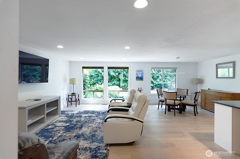 4th image of 3519 Donnelly Drive SE