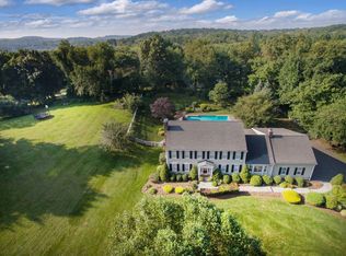 19 Schoolhouse Pl, Ridgefield, CT 06877