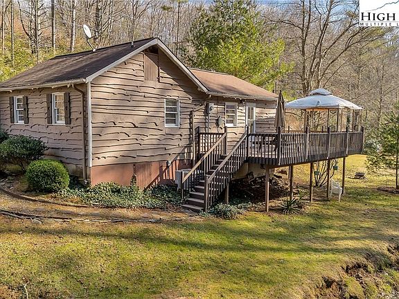 2nd image of 2862 Lower Nettle Knob Road