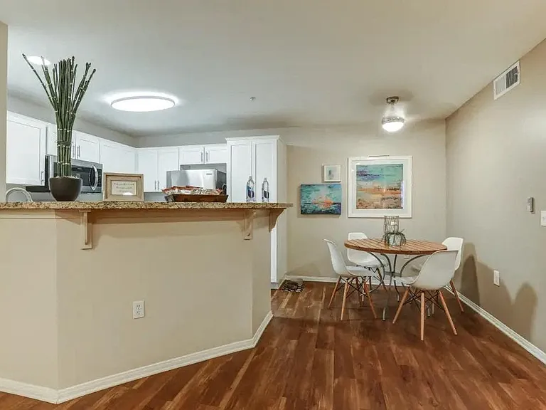 Villa Boutique Apartment Homes — Photo 17