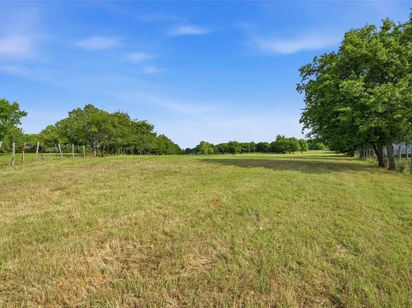 571 Mountain Climb Rd, Sherman, TX 75092