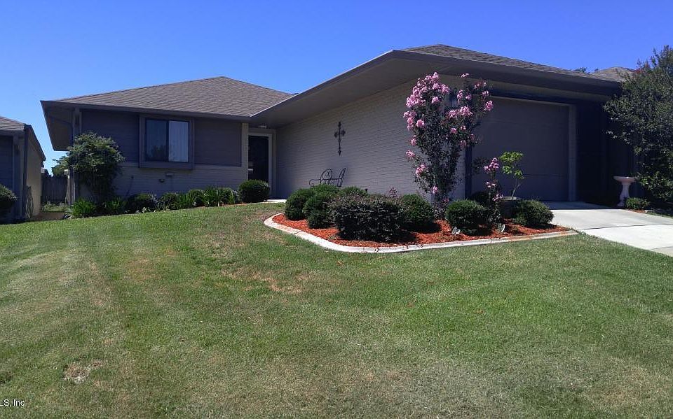 1st image of 5010 SE 107th Pl