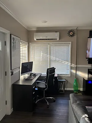 Sold by David W Realty Inc | media 16