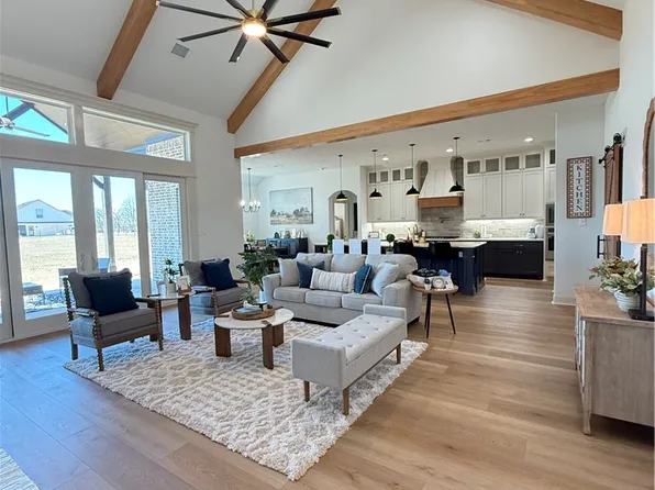 3201 Hunters Crossing Trl, Bryan, TX 77808