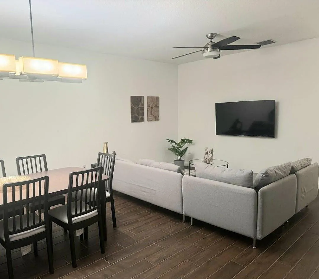 3 bed, 2.5 bath, 1496 sqft, $3,000 — Photo 2