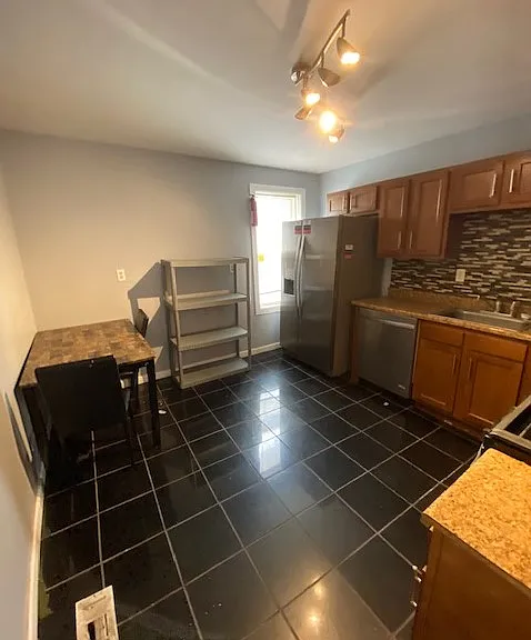 139 Lexington Ave #11 — Photo 19