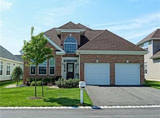 44 Ravenslake Rd, Monroe Township, NJ 08831