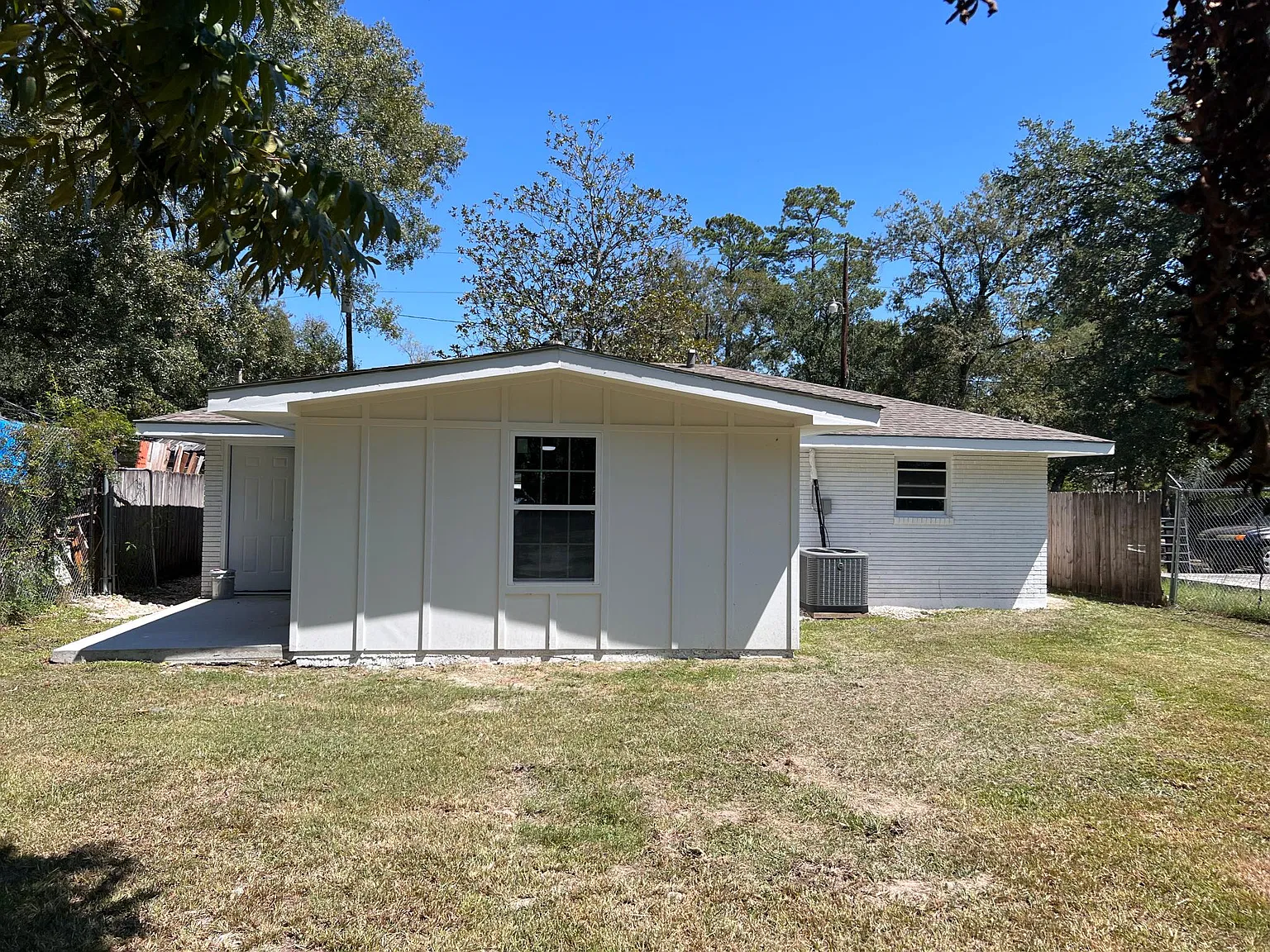 235 N Dryades St — Photo 2