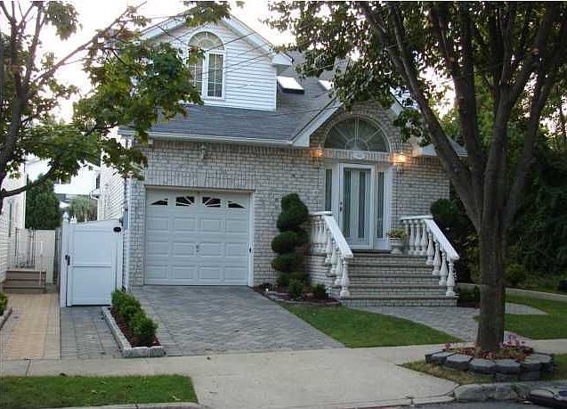 CUSTOM COLONIAL