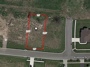 525 Riverwalk Dr #66, Lewiston, NY 14092