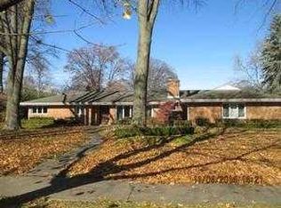 33920 Moore Dr, Farmington, MI