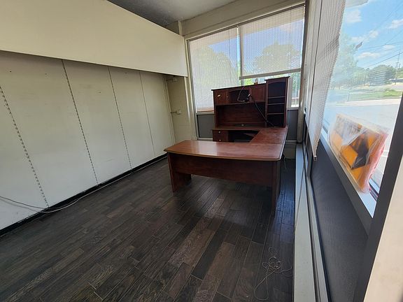 3rd image of 715 E Main St #1