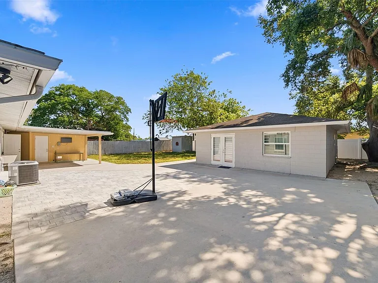 15549 Newport Rd — Photo 13