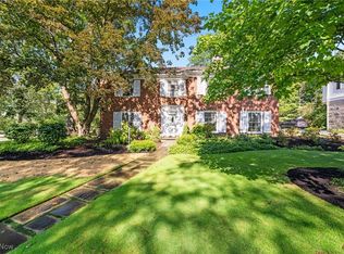 16 Lyman Cir, Shaker Heights, OH 44122