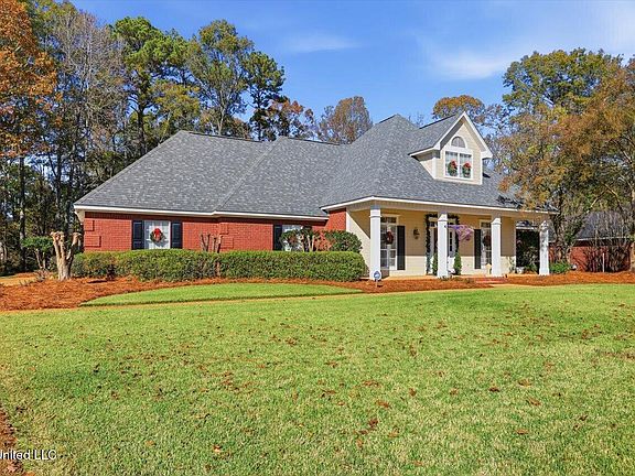 3rd image of 405 Fawnwood Dr