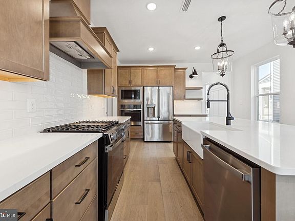 7th image of this home