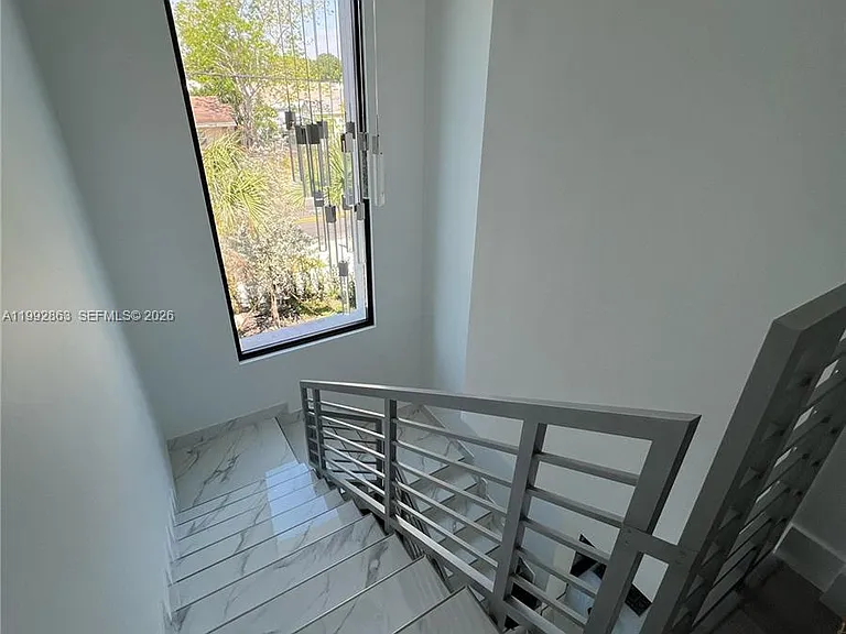 2342 McKinley St #3 — Photo 2
