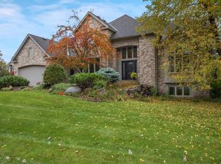 844 Great Oaks Trl, Eagan, MN 55123