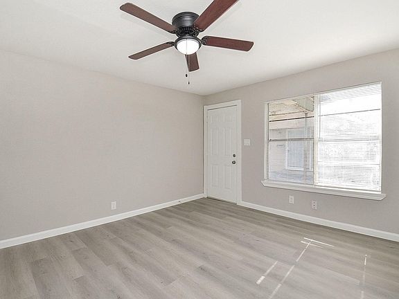 5th image of 6010 Collingsworth St APT 2