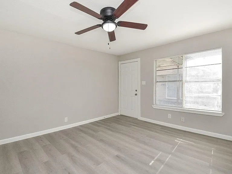 6010 Collingsworth St #2 — Photo 17
