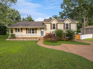 195 Cherokee Rd, Hendersonville, TN 37075