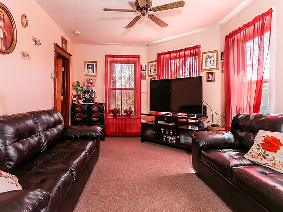 3rd image of 3856 S Sacramento Ave