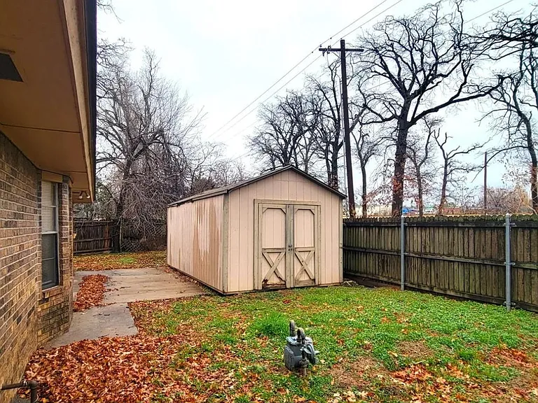 808 N Markwell Ave — Photo 10