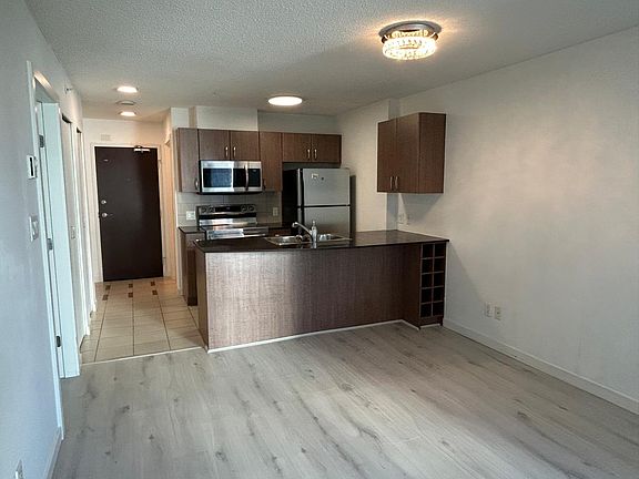 2nd image of 610 Granville St #11XX