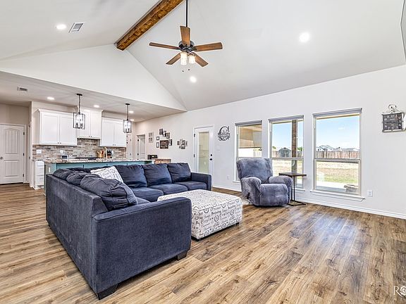 4th image of 1938 Beaty Rd