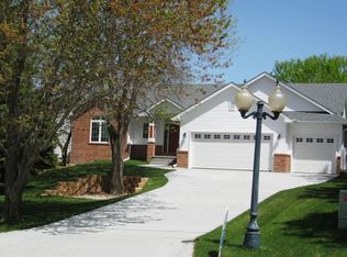 802 SE Manor Dr, Waukee, IA 50263