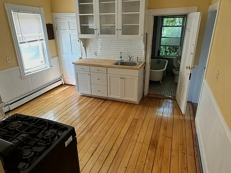 18 Armstrong Ave #1 — Photo 2