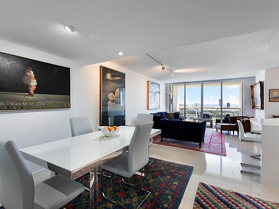 3rd image of 1900 Sunset Harbour Dr #2407