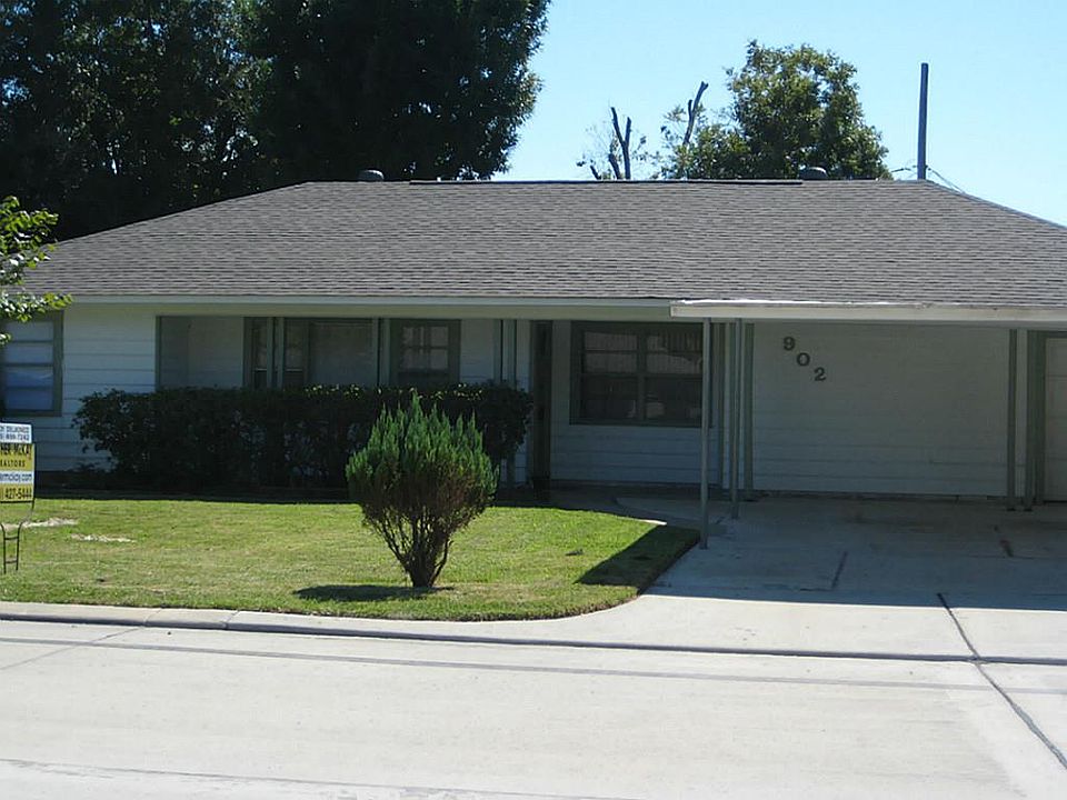 1st image of 902 N Circle Dr