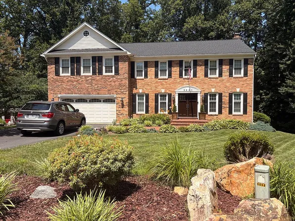 9660 Boyett Ct, Fairfax, VA 22032