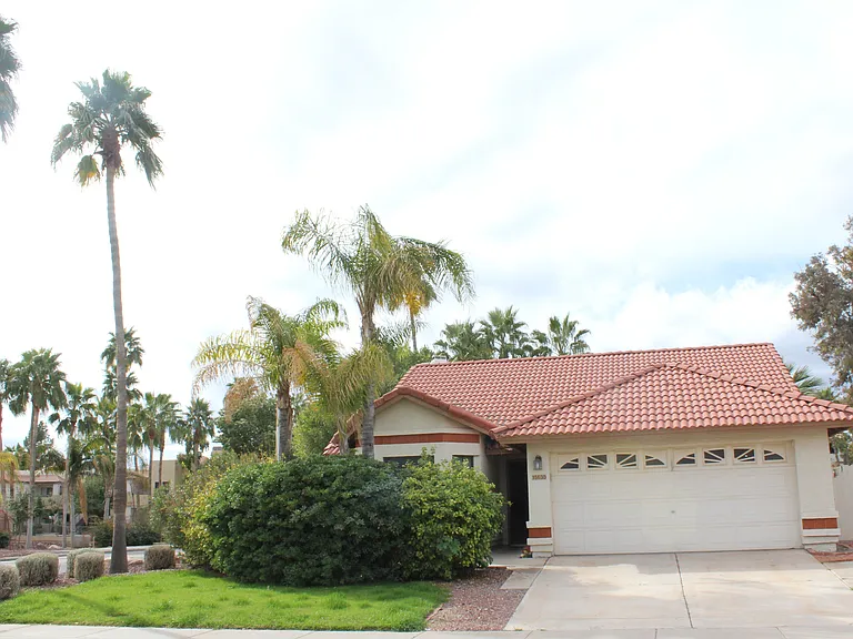 15630 S 35th Way — Photo 1