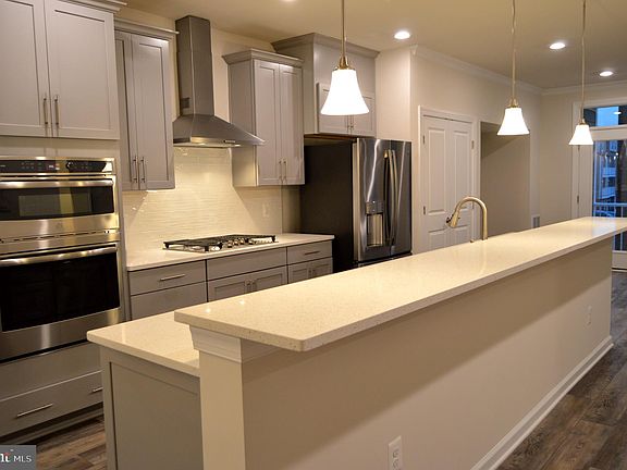 3rd image of 45159 Admiral Dr #1214