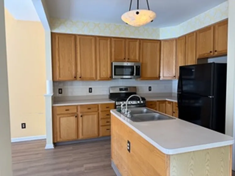 13 Barclay Dr — Photo 4