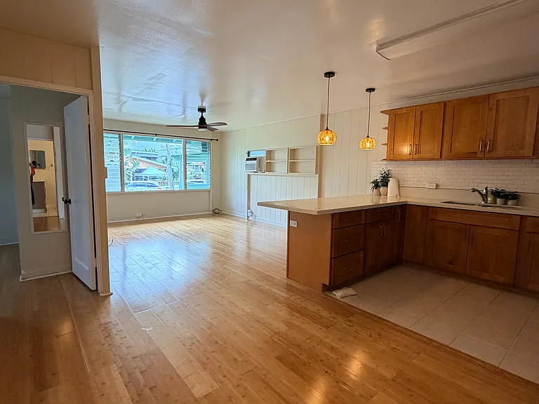 1220 Hele St — Photo 2