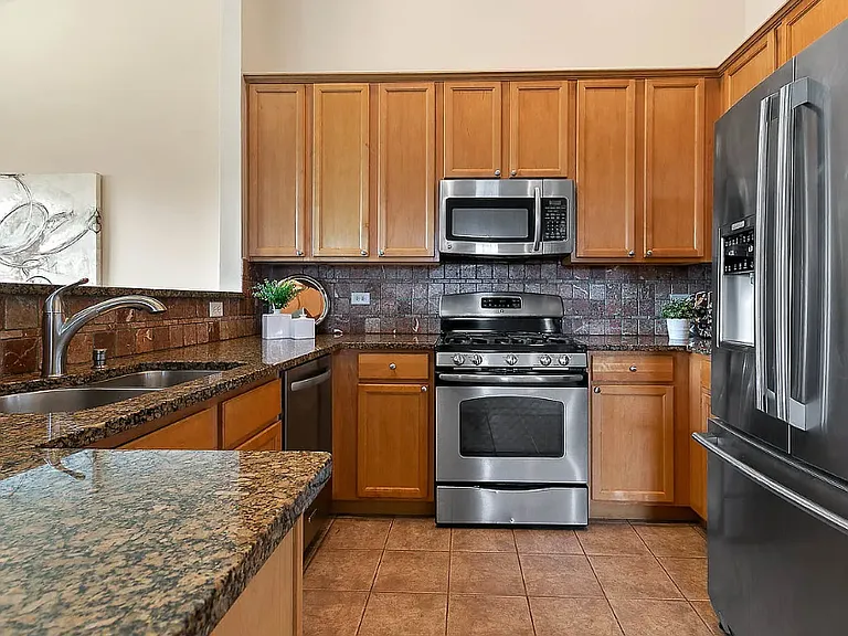 1014 Bradford Dr — Photo 11