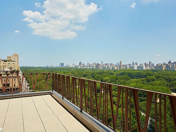 3rd image of 25 Central Park W APT 19Q