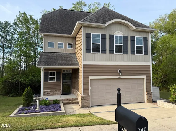 240 E Quailwood Dr, Fuquay Varina, NC 27526