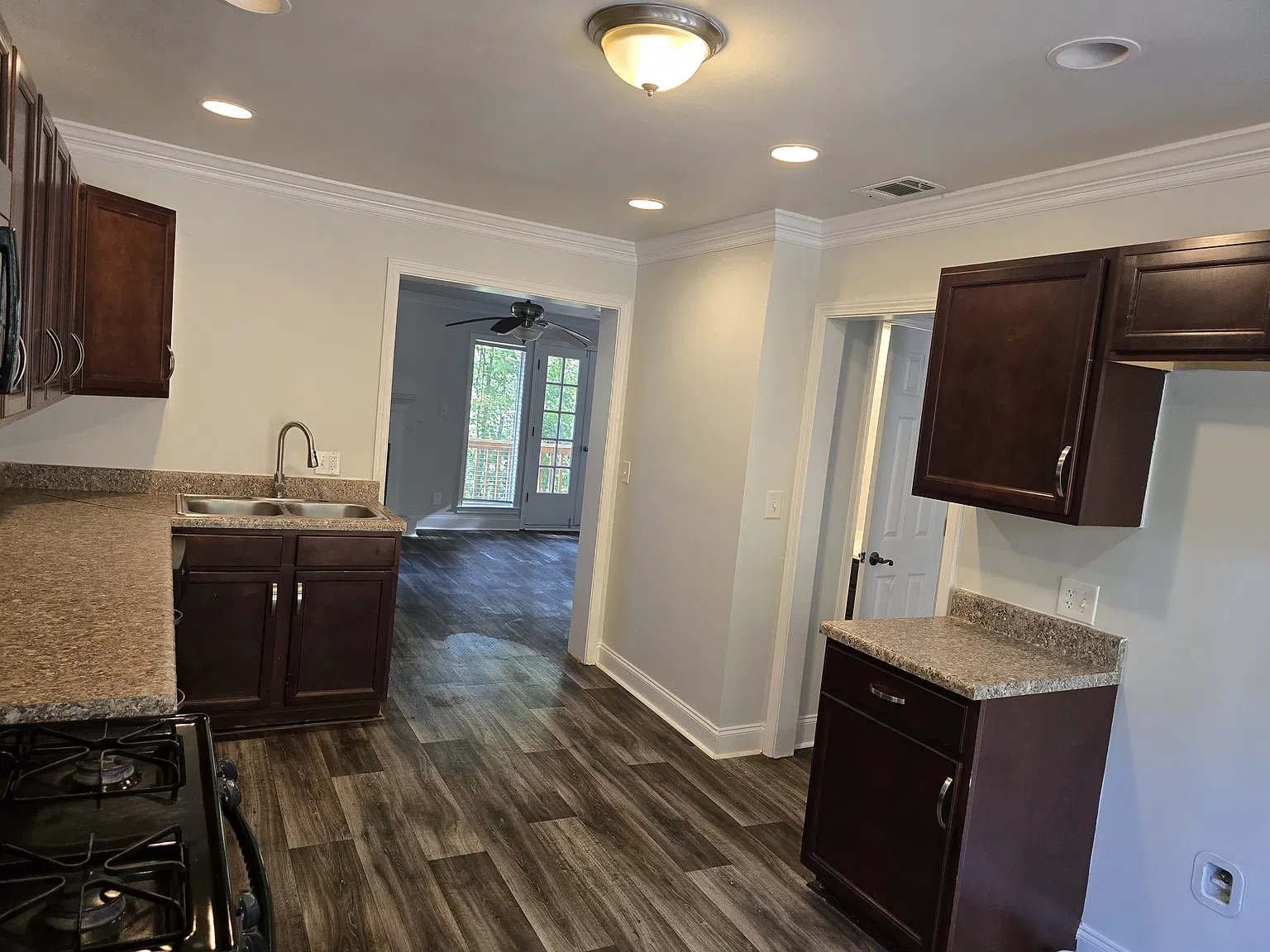 866 Lake Hollow Blvd SW — Photo 2