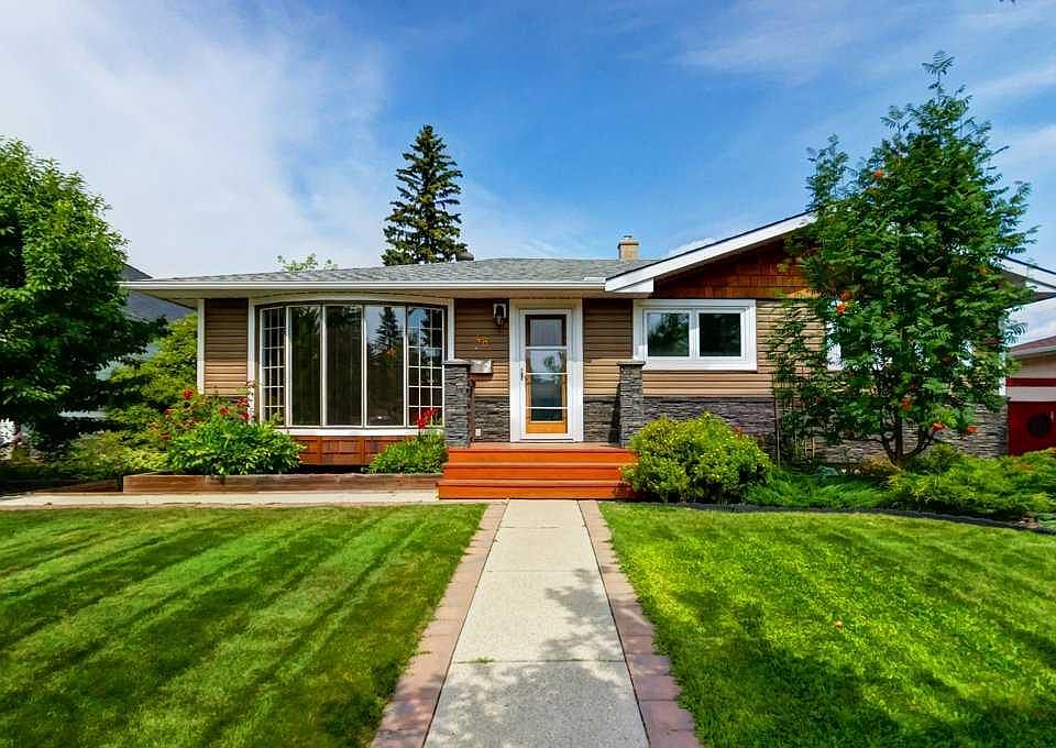 1st image of 48 S Hillary Cres SW