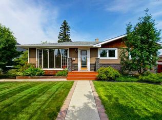 48 S Hillary Cres SW, Calgary, AB T2V3J2