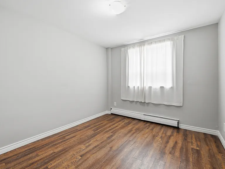 76 Aikman Ave — Photo 16